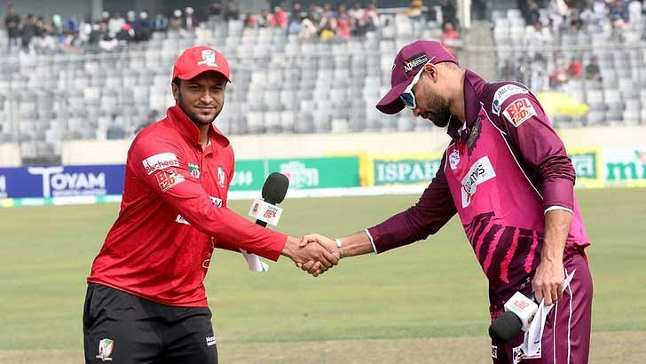 বিপিএল: সেরা ক্রিকেটার সাকিব, সেরা ব্যাটার তামিম ইকবাল,সেরা অধিনায়ক মাশরাফী