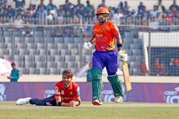 ইয়াসিরের অপরাজিত ৯৪ রানের ইনিংসে দুরবার রাজশাহীর বড় স্কোর